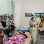 Satu Rasa Satu Jiwa: Dian Kemala dan FKPPI Palembang Besuk Anggota yang Terbaring Sakit